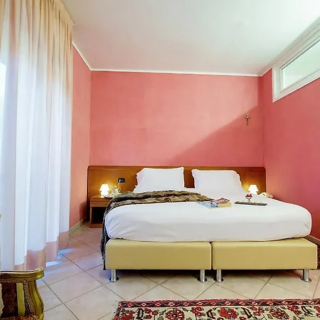 San Gerolamo Hotell 3*