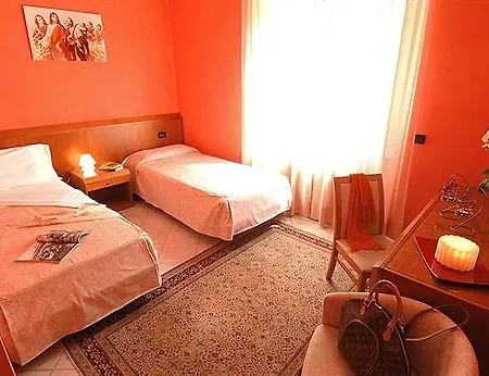 מלון San Gerolamo 3*